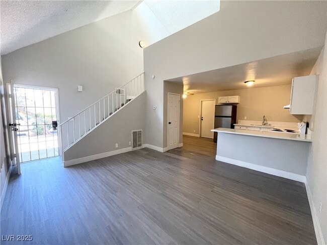 Building Photo - 5187 Garden Ln