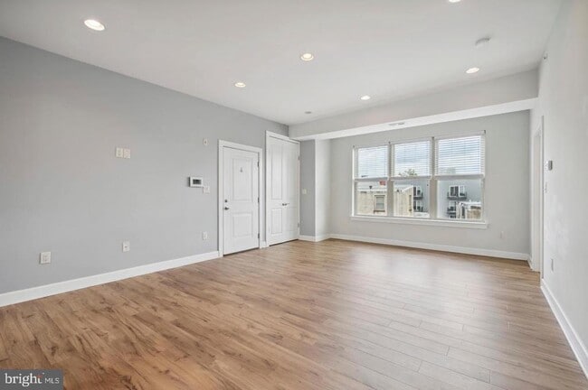 Building Photo - 714 N Chadwick St