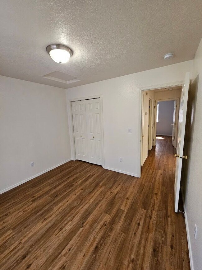 Building Photo - Single level 4 bedroom 2 bath Boise home.