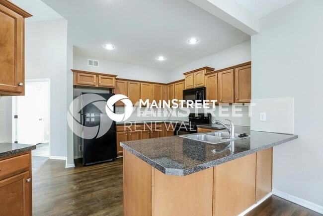 Building Photo - 5 Bedroom Pet-Friendly Home in Kansas City...