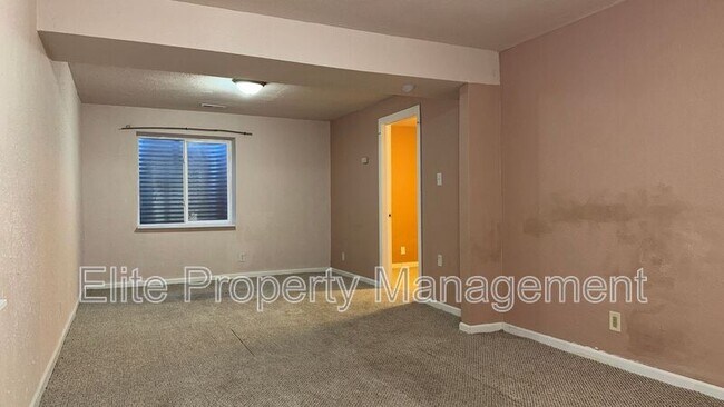 Building Photo - 788 S Knox Dr