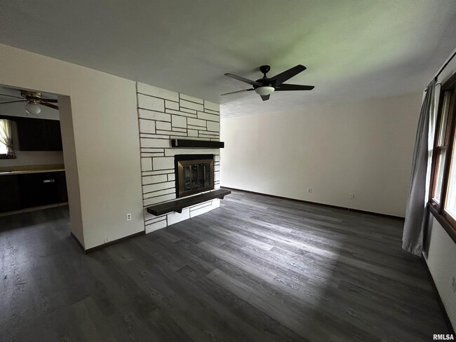 Building Photo - 3117 St Andrews Dr