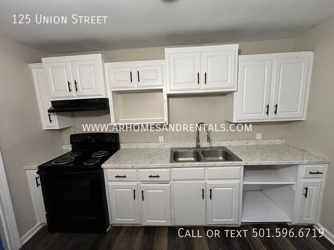 Building Photo - 125 Union St