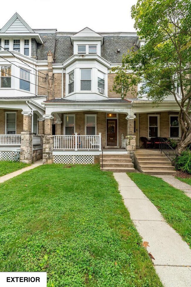 Chestnut Hill Apt! - 513 1/2 W James St