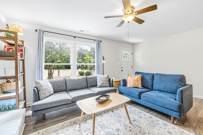 Building Photo - 2601 Bristol Pl