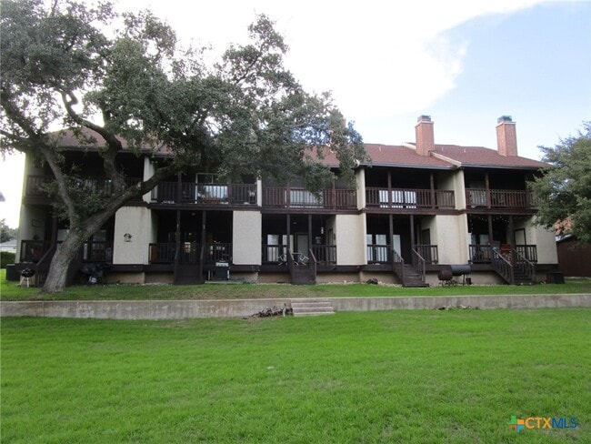 Building Photo - 421 Watts Ln