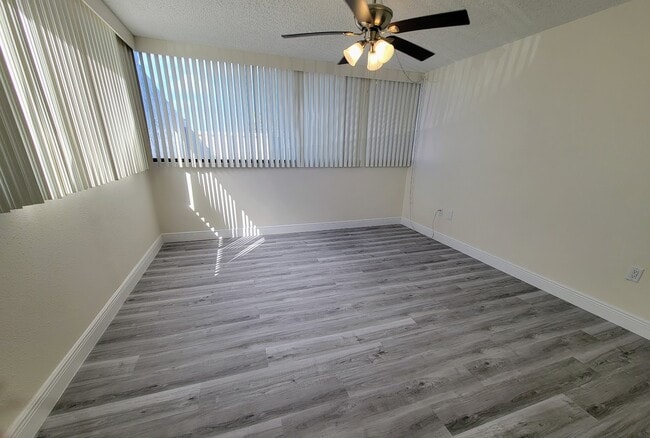 Building Photo - 500 Treasure Island Causeway