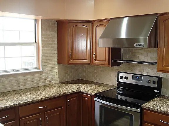 Building Photo - 18225 Paladin Dr