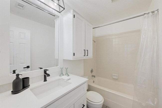 Building Photo - 3605 Leafield Dr