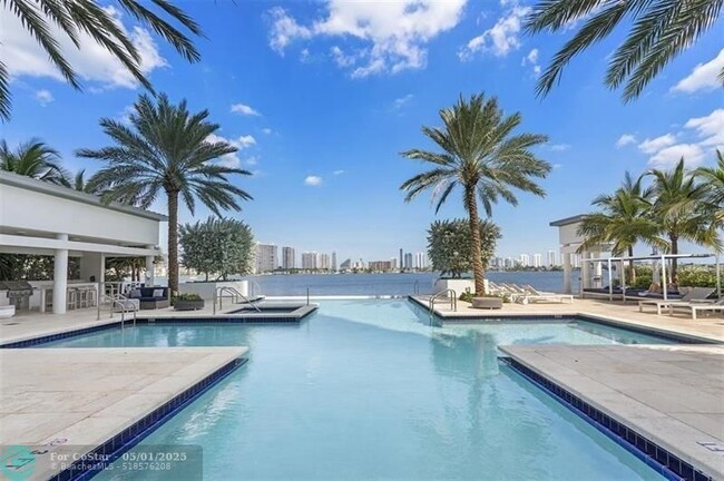 Building Photo - 17301 Biscayne Blvd