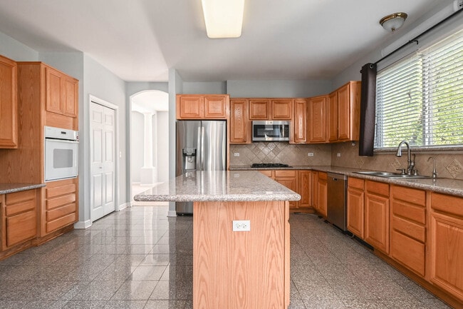 Building Photo - 5495 Chapel Hill