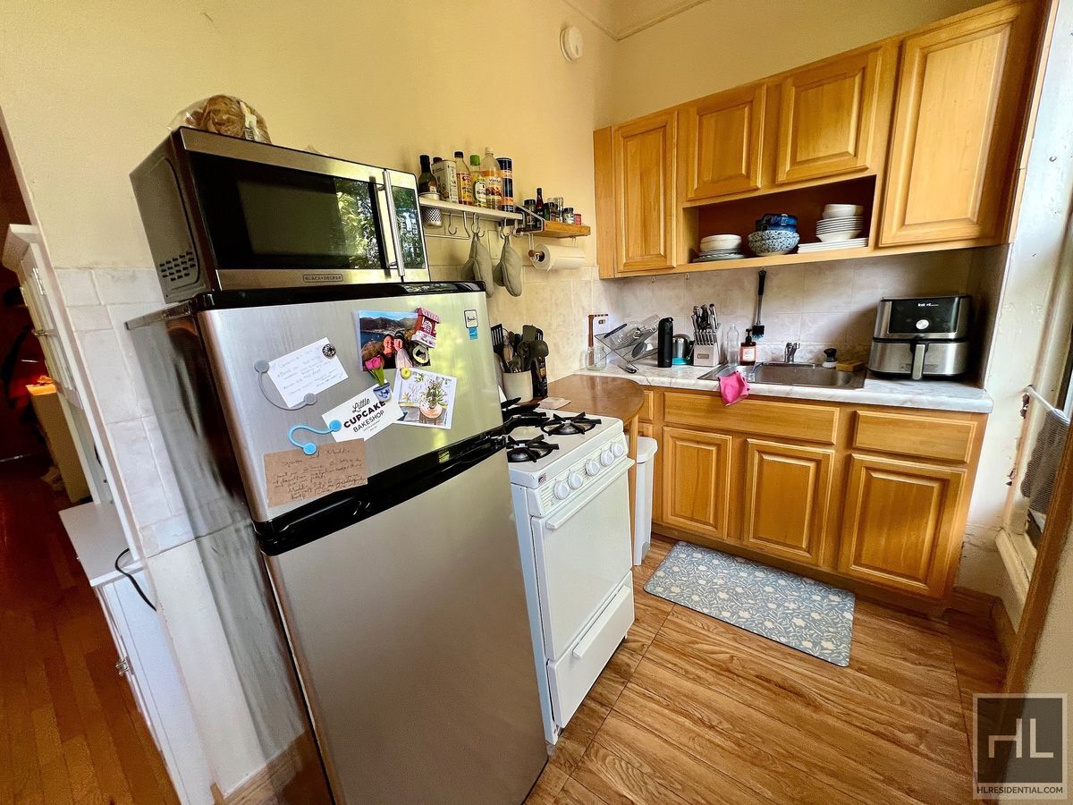 Building Photo - 2BR 2BA Brownstone On Clinton Hill Bedstuy Border
