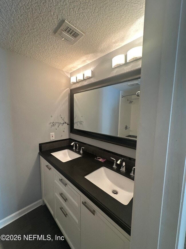 Building Photo - 7867 Bahia Vista Ct