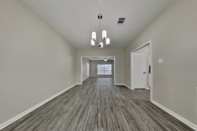 Building Photo - 4715 Brooklawn Dr