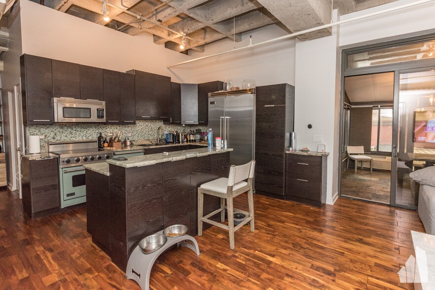 Building Photo - 1503 S State St