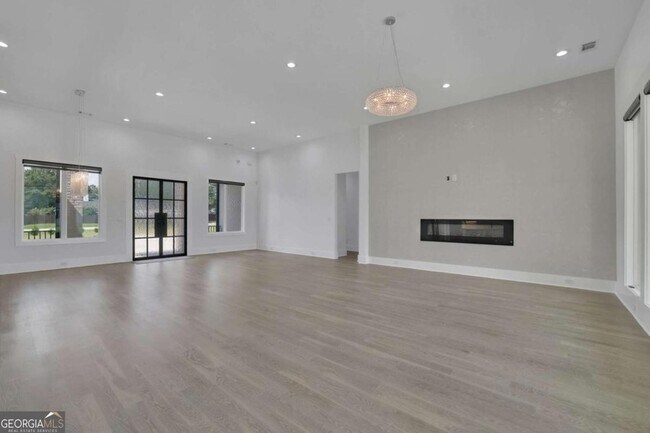 Building Photo - 2964 Old Peachtree Rd NE