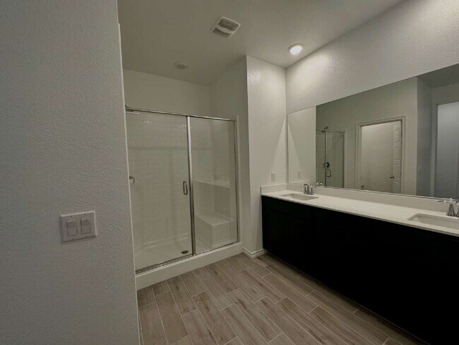 Building Photo - 333 Laurel Peak Dr