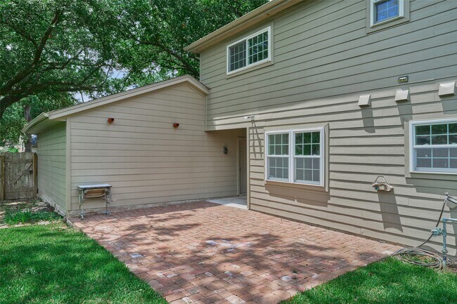 Building Photo - 12402 Stafford Springs Dr