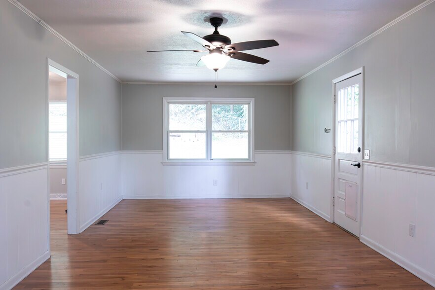 Building Photo - 103 Robleigh Dr