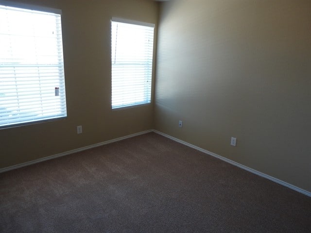 Building Photo - 937 Iona Dr