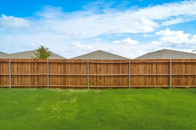 Building Photo - 2905 Jasmine Dr