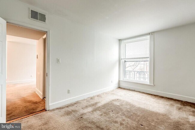 Building Photo - 3060 16th St NW