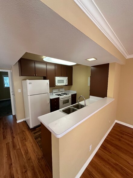 Building Photo - 338 S Arroyo Dr