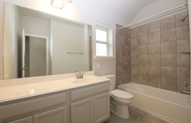 Building Photo - 8218 Oxbow Manor