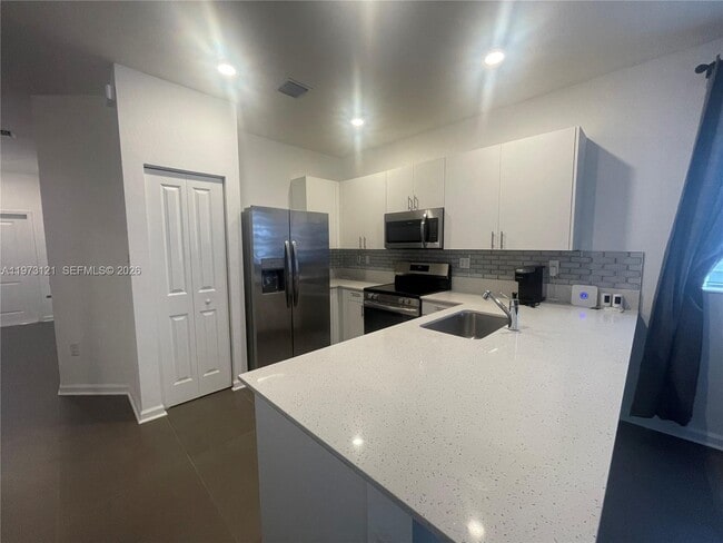Building Photo - 16220 SW 288th Terrace