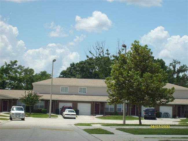 variety of pictures 93011 405 - Hickory Glen Townhomes