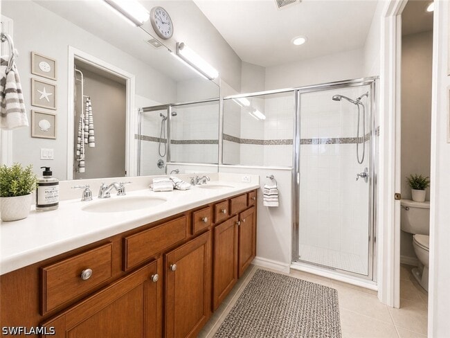 Building Photo - 1367 Artesia Dr E