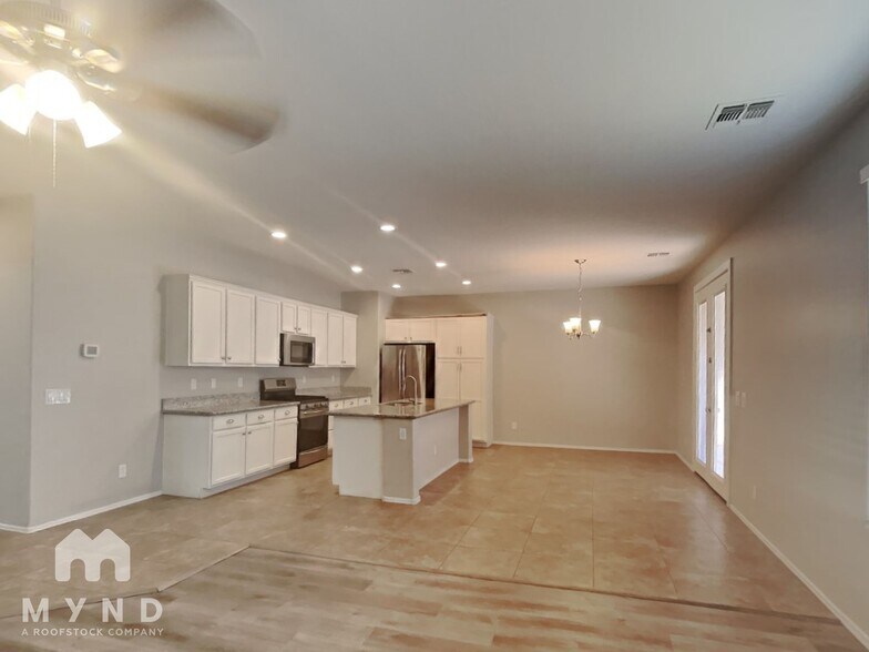 Building Photo - 20974 E Pecan Ln