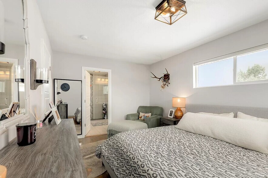 Primary bedroom - 3520 Elm St