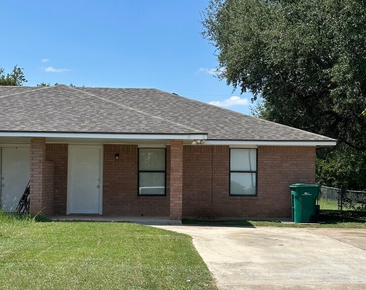 Primary Photo - 1706 Aztec Trace