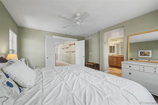 Building Photo - 2745 Xanthia St