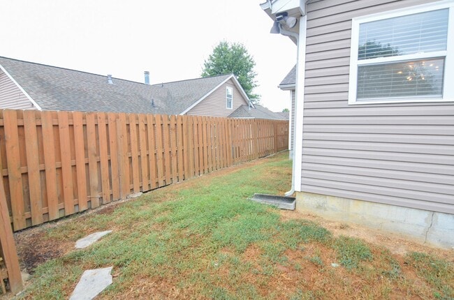 Building Photo - 3637 Crossbrooke Dr