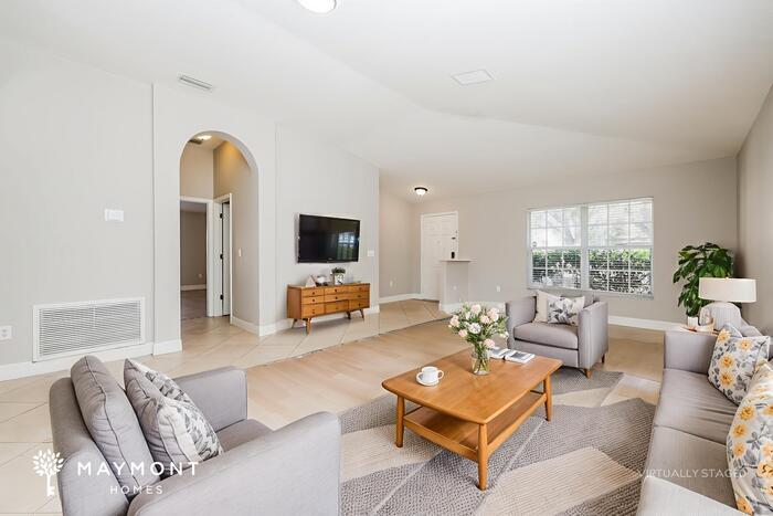 Building Photo - 2615 Queen Alberta Dr