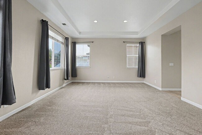 Building Photo - 4865 Peninsula Point Dr