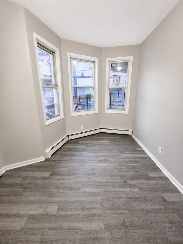 Building Photo - 106 Old Bergen Rd