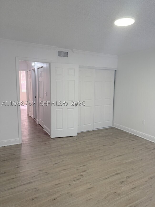 Building Photo - 4415 W 10th Ln