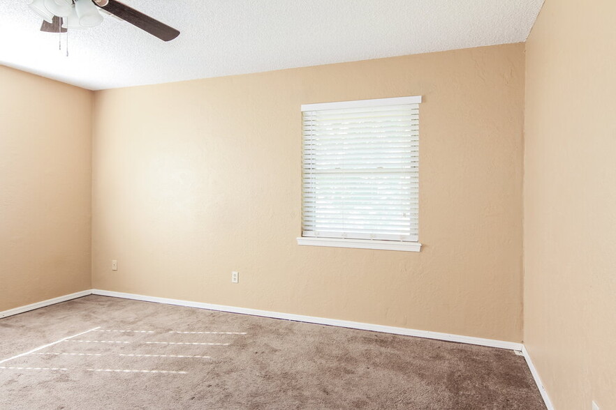 Building Photo - 317 Chickasaw Ln
