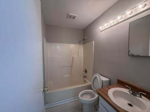 Building Photo - Single Family Standridge manor