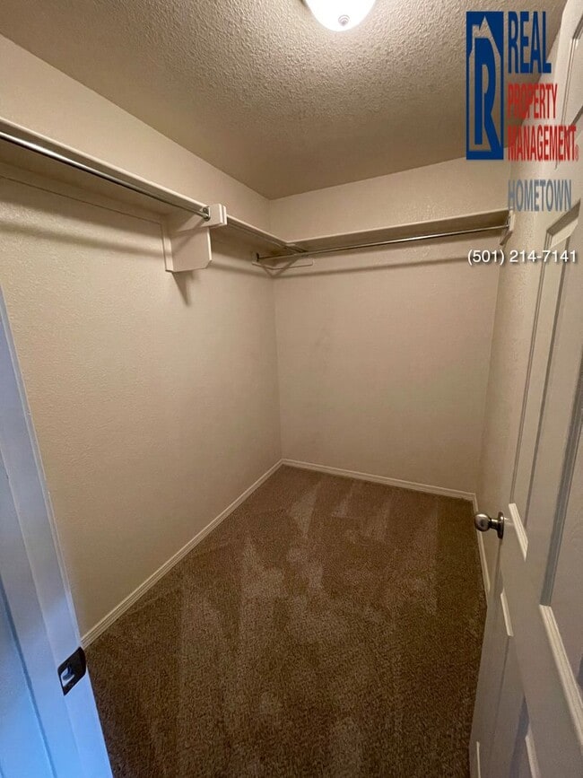 Building Photo - 2064 Fern Valley Dr