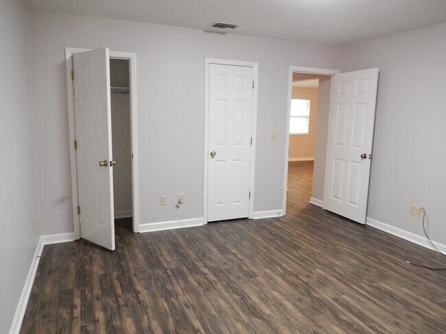 Building Photo - 3335 Sedona Rd
