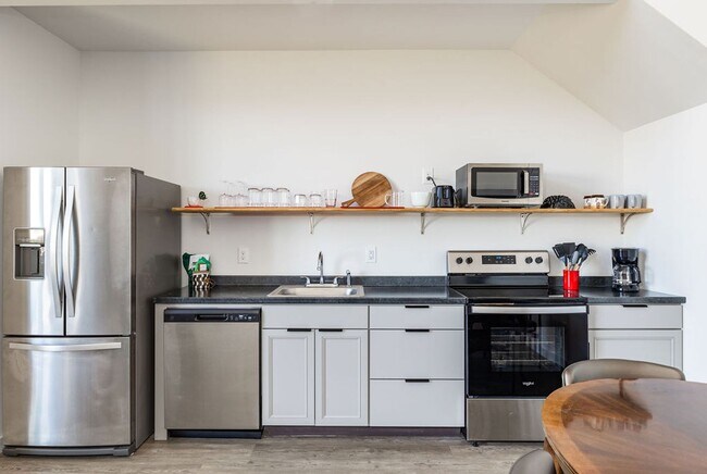Building Photo - Madison Penthouse