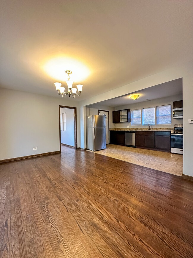 Building Photo - 6058 S Richmond St