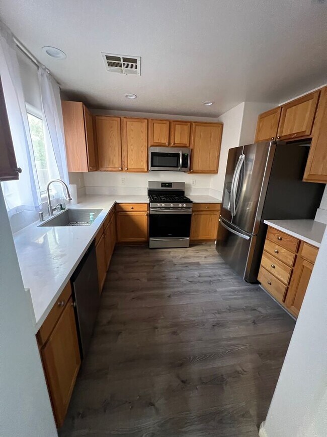 Building Photo - Beautiful 3-Bedroom, 3-Bath Home – Move-In Ready