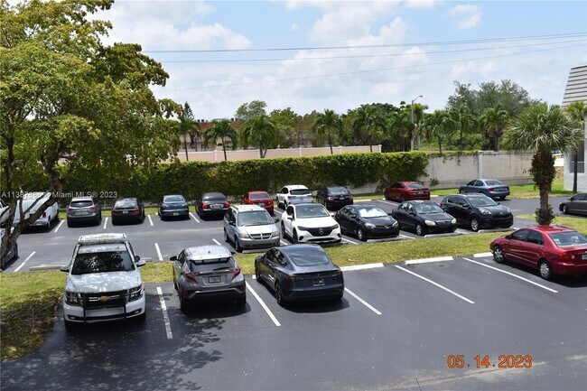 Building Photo - 8590 Sunrise Lakes Blvd