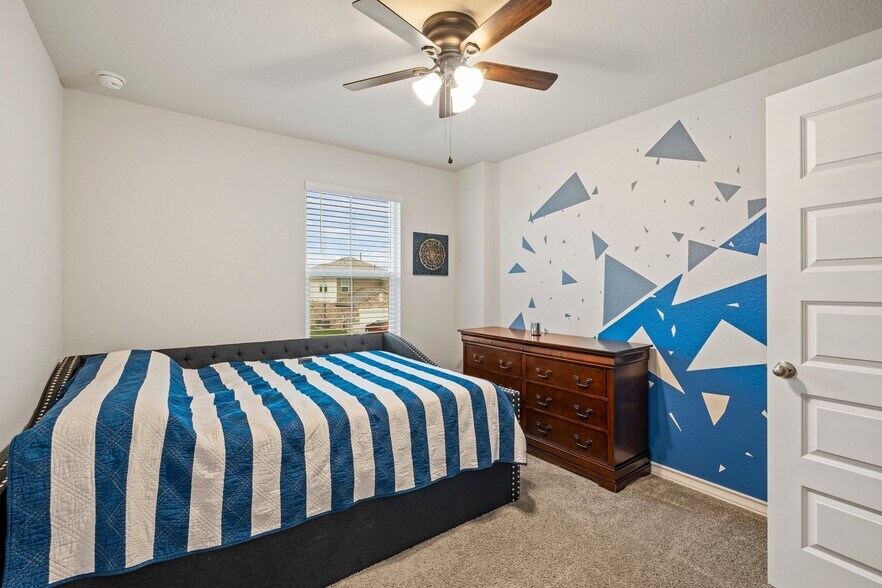 Building Photo - 512 Steele Shallows