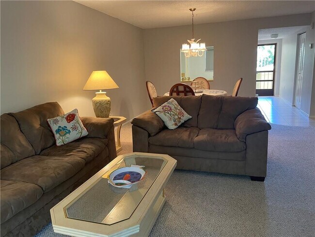 Building Photo - 4629 Poinciana St